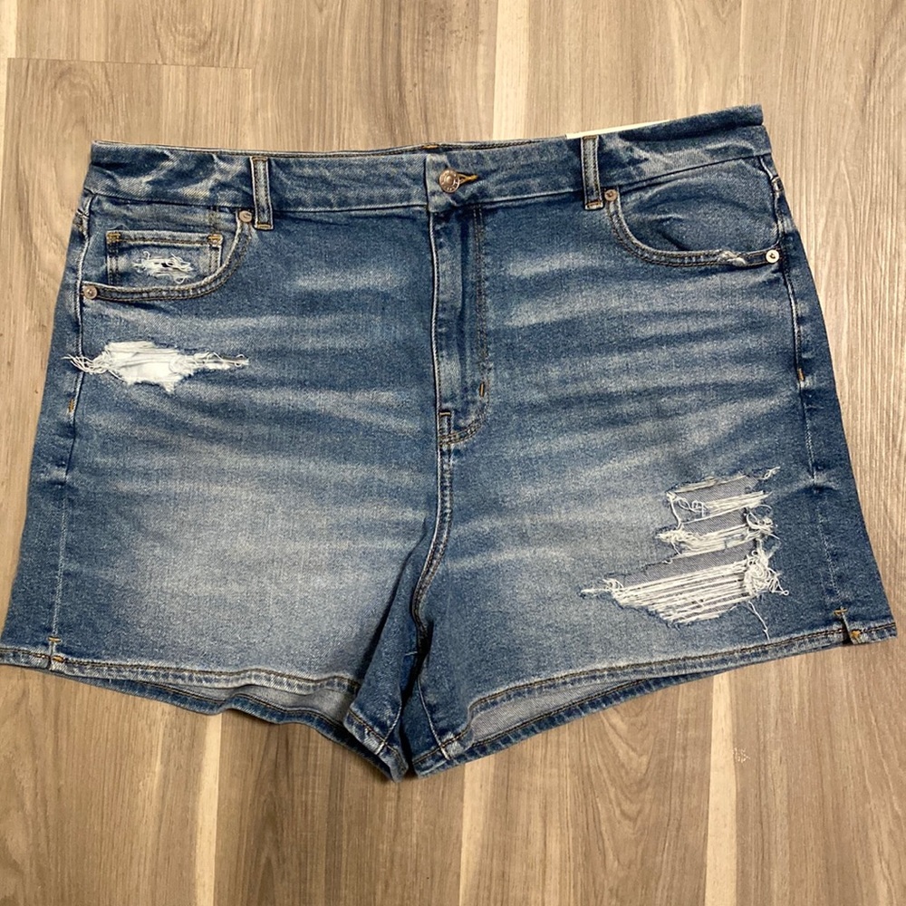 NWT American Eagle Curvy Mom Short